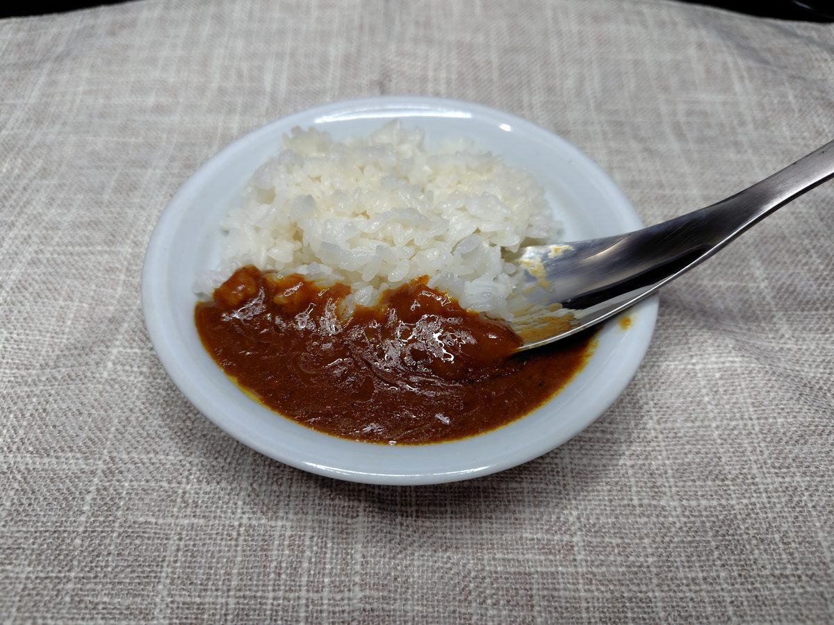 冷ました状態の無印良品 焙煎スパイスのごろり牛肉カレー