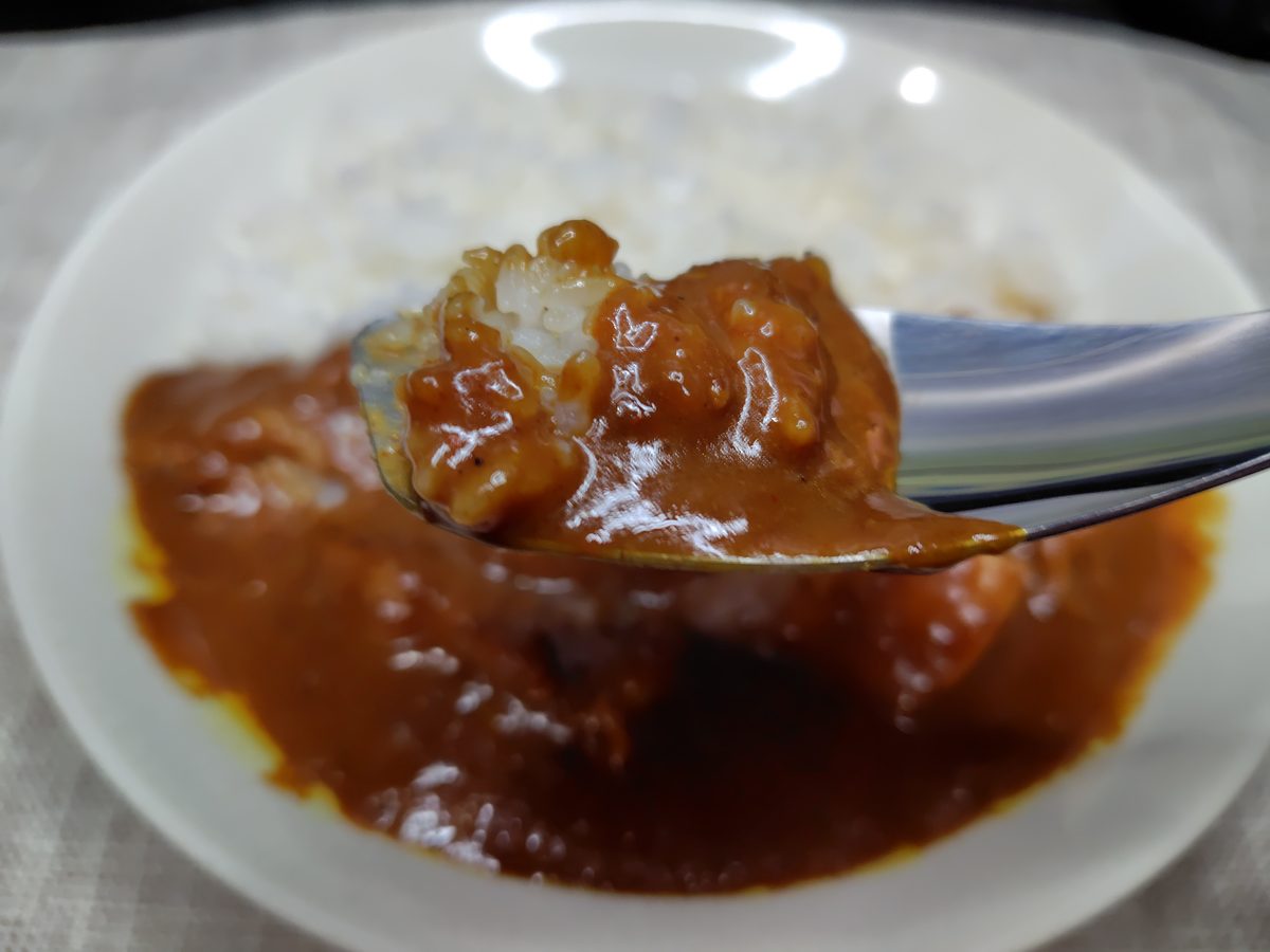 無印良品 焙煎スパイスのごろり牛肉カレーとライスのなじみ具合