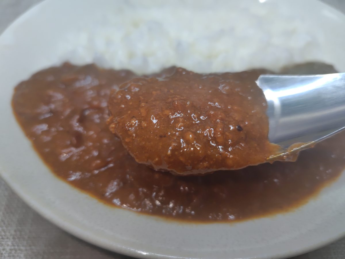 明治 銀座キーマカリーの具材